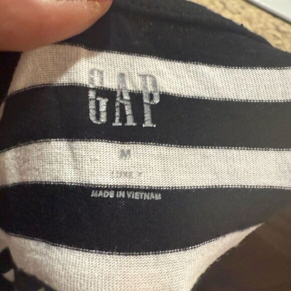 Gap Blue and White Striped Tee Size Medium - Picture 4 of 9